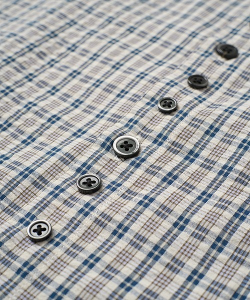 WISH FOR EVER（ウィッシュフォーエバー）の「FAKE BOTTON SEERSUCKER SHORT SHIRT/ フェイクボタンシアサッカーショートシャツ（シャツ/ブラウス・メンズ・レッド/カーキ/ライトブルー・SMALL/MEDIUM/LARGE）」の6枚目の写真