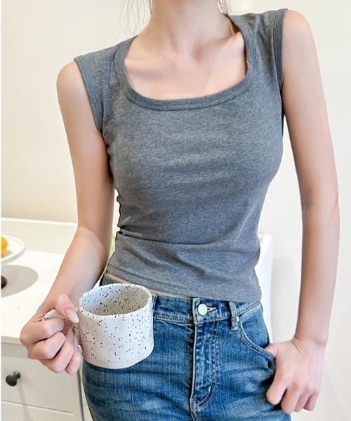 gossip!ロサンゼルス(ゴシップロサンゼルス)の「Uネック カップ付きショートタンク(タンクトップ・レディース・ブラック/カーキ/ホワイト/ライトグレー・M/S)」の5枚目の写真