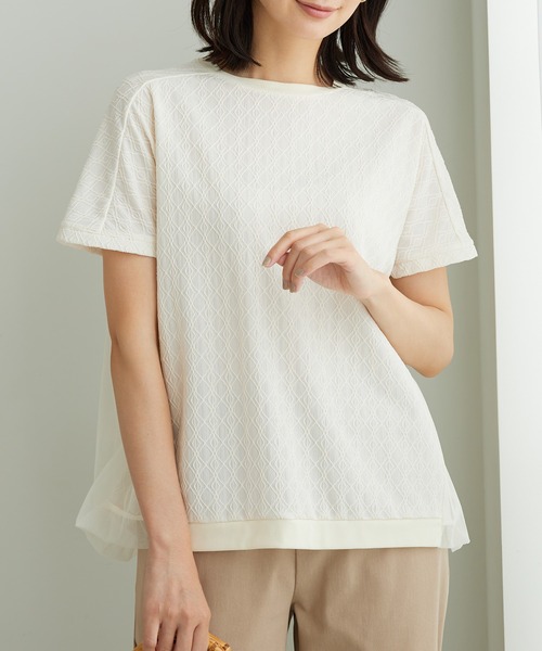BELLUNA PLUS(ベルーナ)の「ジャカード素材チュール重ねプルオーバー(Tシャツ/カットソー・レディース・イエロー/ブラック/アイボリー・X-LARGE/LARGE/MEDIUM)」の4枚目の写真