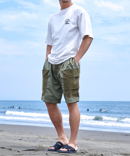 Sunny Smith(サニースミス)の「ワーキング ナイロン サテン カーゴハーフパンツ(カーゴパンツ・メンズ・チャコール/カーキ・LARGE/MEDIUM)」の13枚目の写真