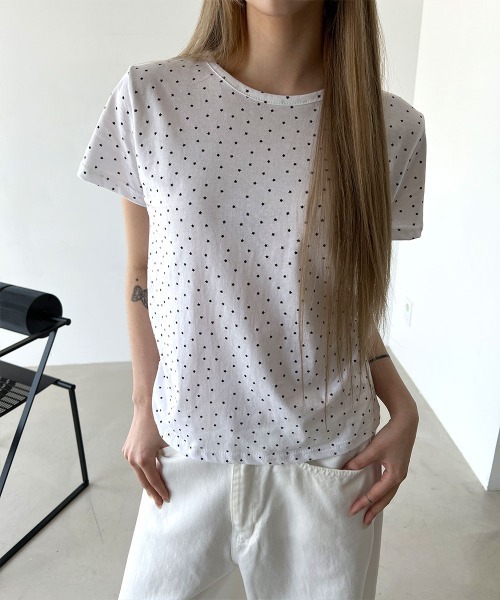4INT.(フォイント)の「【Kitsch look】スター ドット 半袖 Tシャツ(Tシャツ/カットソー・レディース・ブラック/グレー/ホワイト/チャコール/ライトブルー・FREE)」の2枚目の写真
