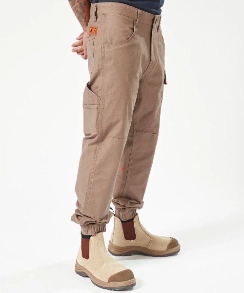 VOLCOM（ボルコム）の「【VOLCOM/ボルコム】Workwear Caliper Cuffed Pants /ワークジョガーパンツ（その他パンツ・メンズ・ブラック/ブラウン系その他・30inch/32inch/34inch/31inch）」の12枚目の写真