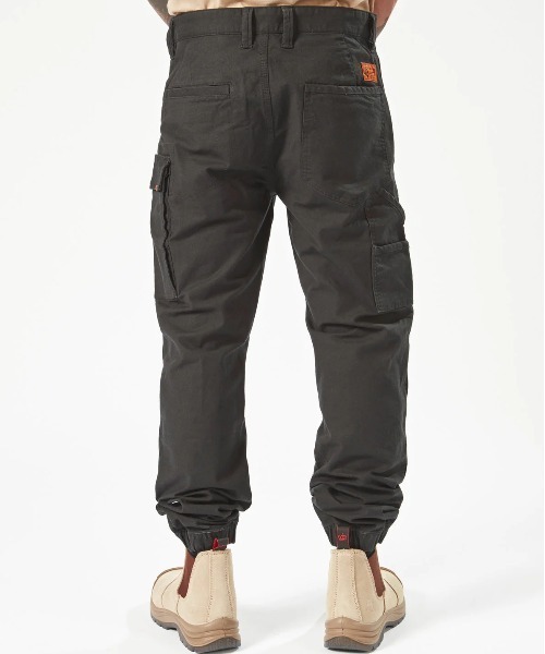VOLCOM（ボルコム）の「【VOLCOM/ボルコム】Workwear Caliper Cuffed Pants /ワークジョガーパンツ（その他パンツ・メンズ・ブラック/ブラウン系その他・30inch/32inch/34inch/31inch）」の8枚目の写真