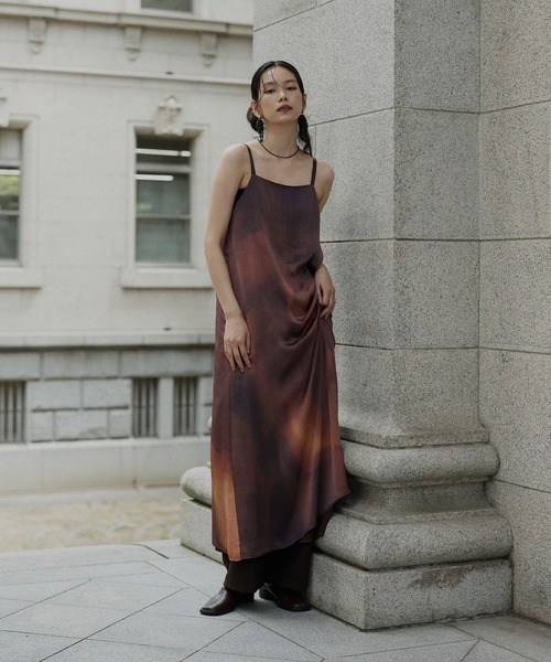 hellam（へラム）の「ニュアンスリバーシブルワンピース（ワンピース・レディース・ブラック/その他/ブラウン・FREE）」の2枚目の写真