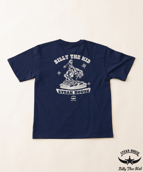 JOURNAL STANDARD(ジャーナルスタンダード)の「BILLY THE KID / ビリー・ザ・キッド Tシャツ(Tシャツ/カットソー・メンズ・ライトホワイト/ブラック系その他/ホワイト/ホワイト×ホワイト/ブラック/ネイビー/ホワイト系その他・LARGE/MEDIUM/XX-LARGE/X-LARGE)」の7枚目の写真