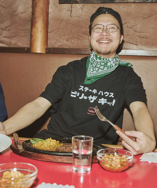 JOURNAL STANDARD(ジャーナルスタンダード)の「BILLY THE KID / ビリー・ザ・キッド Tシャツ(Tシャツ/カットソー・メンズ・ライトホワイト/ブラック系その他/ホワイト/ホワイト×ホワイト/ブラック/ネイビー/ホワイト系その他・LARGE/MEDIUM/XX-LARGE/X-LARGE)」の14枚目の写真