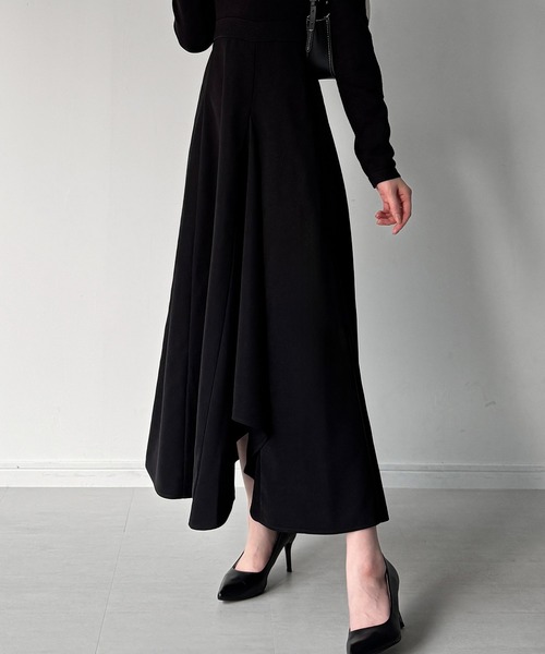 junoah(ジュノア)の「ポロニットドッキングラッフルフレアワンピース(薄手、裏地なし)(ワンピース・レディース・チャコール/グレイッシュベージュ/ブラック・SMALL/LARGE/MEDIUM)」の11枚目の写真