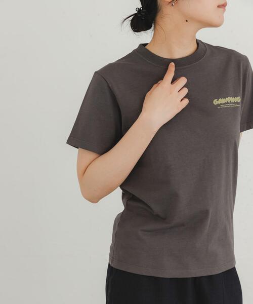 EKAL（エカル）の「製品染GAWPINGロゴTシャツ（Tシャツ/カットソー・レディース・ピンク/グレー/オフホワイト・ONE）」の2枚目の写真