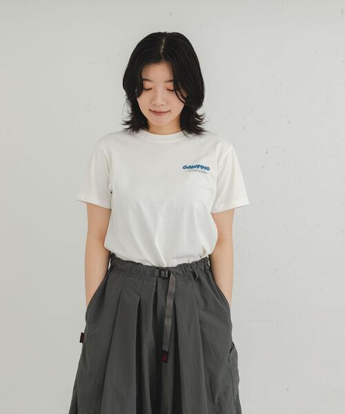 EKAL（エカル）の「製品染GAWPINGロゴTシャツ（Tシャツ/カットソー・レディース・ピンク/グレー/オフホワイト・ONE）」の4枚目の写真