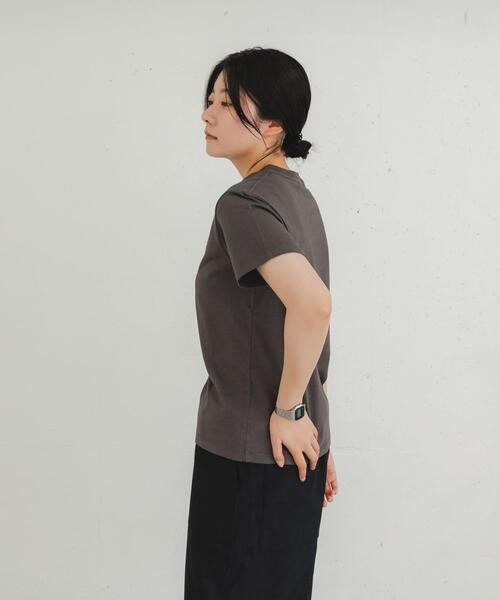 EKAL（エカル）の「製品染GAWPINGロゴTシャツ（Tシャツ/カットソー・レディース・ピンク/グレー/オフホワイト・ONE）」の15枚目の写真