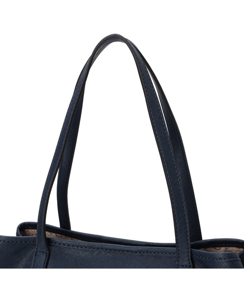 Guess（ゲス）の「PORTINI Trap Tote トートバッグ  （トートバッグ・レディース・ネイビー/ブラック/オリーブ/ライトベージュ・ONE SIZE）」の8枚目の写真