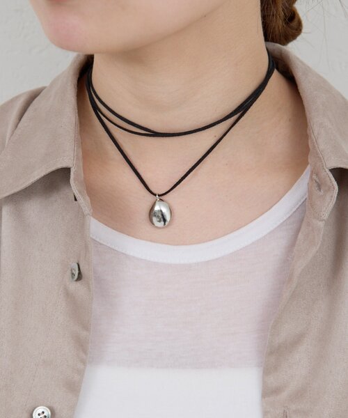 GALLARDAGALANTE(ガリャルダガランテ)の「スエードコードネックレス(ネックレス・レディース・ゴールド/シルバー・FREE)」の2枚目の写真