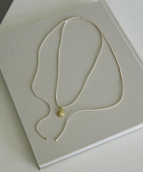 GALLARDAGALANTE(ガリャルダガランテ)の「スエードコードネックレス(ネックレス・レディース・ゴールド/シルバー・FREE)」の1枚目の写真