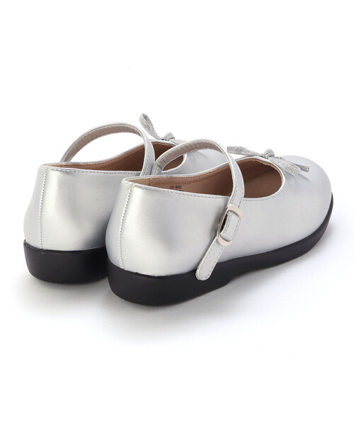 BeBe(ベベ)の「リボン付きプレーントゥストラップシューズ(16~21cm)(パンプス・キッズ・グレー/ブラック・17.0cm/19.0cm/18.0cm/20.0cm/21.0cm/16.0cm)」の11枚目の写真