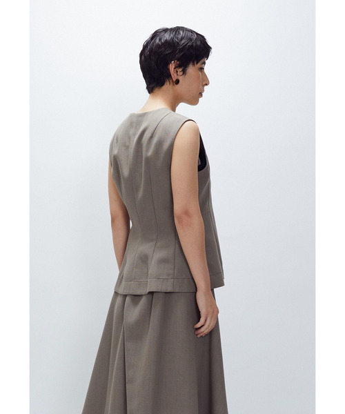 1er Arrondissement（プルミエアロンディスモン）の「ペプラムジレ（その他アウター・レディース・ブラウン系その他5/ブルー系その他3・36/38）」の4枚目の写真