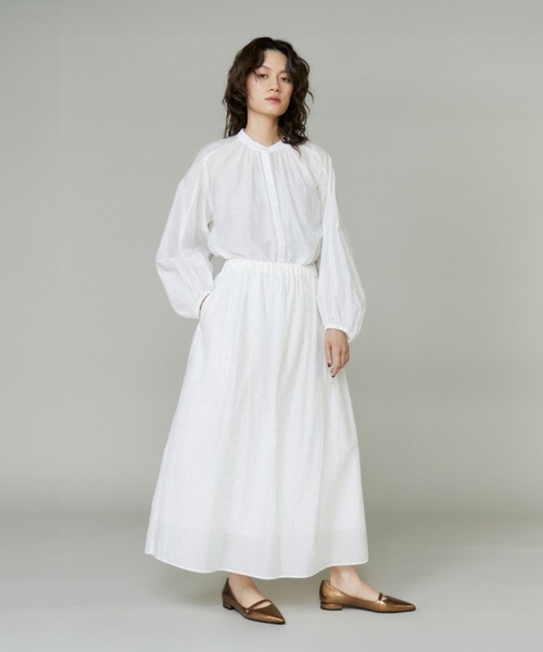 INED（イネド）の「ラメドットギャザーブラウス【セットアップ対応】（シャツ/ブラウス・レディース・カーキ/オフホワイト/ブラック・9号）」の19枚目の写真