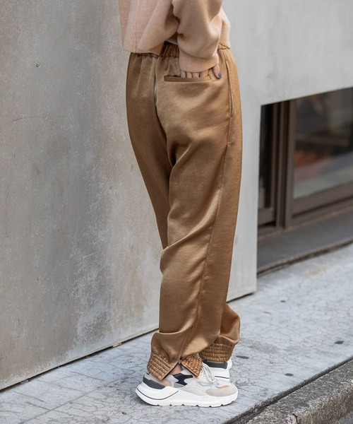 Munich（ミューニック）の「ヴィンテージダブルサテントラックパンツ（その他パンツ・レディース・キャメル/ブラック/グレー・M/S）」の6枚目の写真