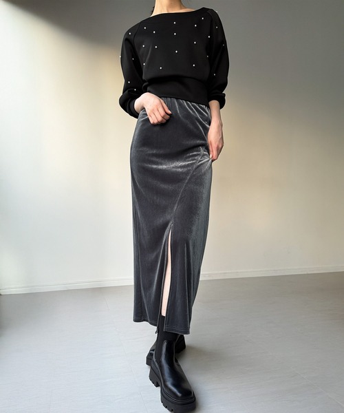 junoah(ジュノア)の「カーブラインベロアスリットスカート(スカート・レディース・ブラック/ブラウン/グレー・LARGE/MEDIUM/SMALL)」の2枚目の写真