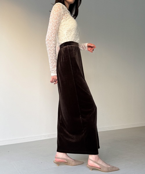 junoah(ジュノア)の「カーブラインベロアスリットスカート(スカート・レディース・ブラック/ブラウン/グレー・LARGE/MEDIUM/SMALL)」の6枚目の写真
