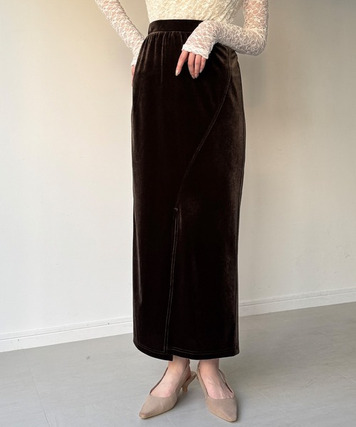 junoah(ジュノア)の「カーブラインベロアスリットスカート(スカート・レディース・ブラック/ブラウン/グレー・LARGE/MEDIUM/SMALL)」の7枚目の写真