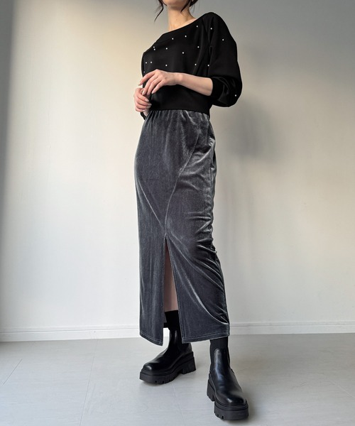 junoah(ジュノア)の「カーブラインベロアスリットスカート(スカート・レディース・ブラック/ブラウン/グレー・LARGE/MEDIUM/SMALL)」の9枚目の写真