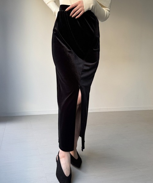 junoah(ジュノア)の「カーブラインベロアスリットスカート(スカート・レディース・ブラック/ブラウン/グレー・LARGE/MEDIUM/SMALL)」の13枚目の写真