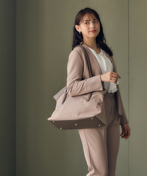 12Twelve Agenda（トゥエルブ　アジェンダ）の「A4ナイロントートバッグ［14インチPC］（トートバッグ・レディース・ベージュ/チャコールグレー/ブラック・FREE）」の14枚目の写真