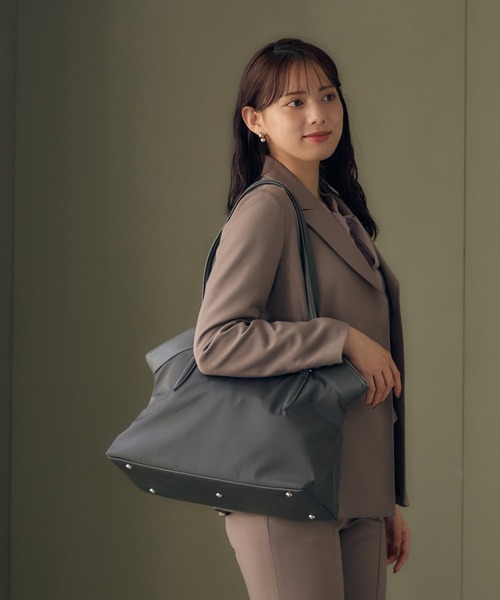 12Twelve Agenda（トゥエルブ　アジェンダ）の「A4ナイロントートバッグ［14インチPC］（トートバッグ・レディース・ベージュ/チャコールグレー/ブラック・FREE）」の19枚目の写真