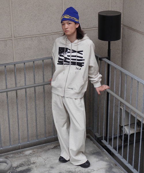 JOINT WORKS（ジョイントワークス）の「PLATEAU STUDIO / プラトースタジオ Flag zip-up（パーカー・メンズ・グレー/ブルー・2/3）」の7枚目の写真