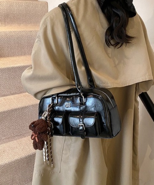 yuue' ( wear )(ユーイ)の「アウトポケットロングハンドルボストンバッグ(ボストンバッグ・レディース・ダークブラウン/レッド/ブラック・FREE)」の4枚目の写真