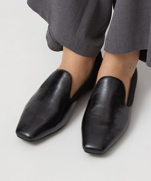 green label relaxing（グリーンレーベルリラクシング）の「スクエアオペラ フラットシューズ 撥水（ドレスシューズ・レディース・ベージュ/ブラック・22.5cm/23cm/23.5cm/24cm/24.5cm/25cm）」の3枚目の写真