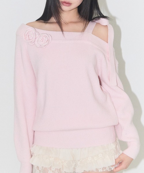 ILLIGO(イリゴ)の「【日本未発売/WEB限定】ILLIGO(イリゴ)/ブローチ付き オフショルダー ニット プルオーバー/BLOOM BOW OFF-SHOULDER KNIT(ニット/セーター・レディース・アイボリー/ブラック/ピンク・M)」の14枚目の写真