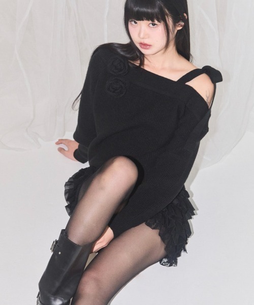ILLIGO(イリゴ)の「【日本未発売/WEB限定】ILLIGO(イリゴ)/ブローチ付き オフショルダー ニット プルオーバー/BLOOM BOW OFF-SHOULDER KNIT(ニット/セーター・レディース・アイボリー/ブラック/ピンク・M)」の12枚目の写真
