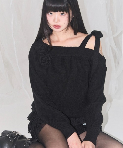 ILLIGO(イリゴ)の「【日本未発売/WEB限定】ILLIGO(イリゴ)/ブローチ付き オフショルダー ニット プルオーバー/BLOOM BOW OFF-SHOULDER KNIT(ニット/セーター・レディース・アイボリー/ブラック/ピンク・M)」の11枚目の写真