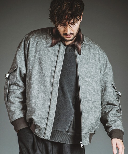 NO ID.（ノーアイディ）の「【NO ID.】Uneven Print Big MA-1 Blouson / アンイーブン プリント ビッグ MA-1 ブルゾン（MA-1・メンズ・グレー/ベージュ/ダークグレー・ONE SIZE）」の3枚目の写真