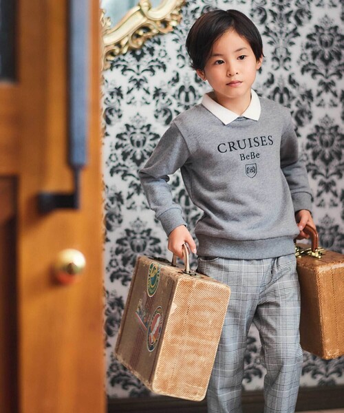 BeBe(ベベ)の「CRUISESロゴ刺しゅう襟付きトレーナー(100~150cm)(スウェット・キッズ・ブラック/グレー・130cm/120cm/100cm/110cm/140cm/150cm)」の7枚目の写真