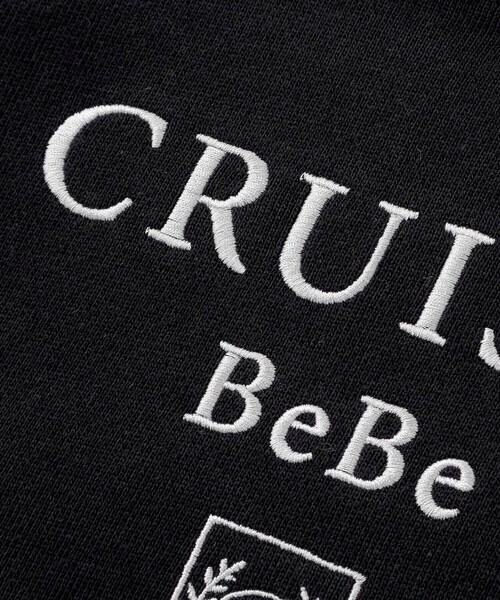 BeBe(ベベ)の「CRUISESロゴ刺しゅう襟付きトレーナー(100~150cm)(スウェット・キッズ・ブラック/グレー・130cm/120cm/100cm/110cm/140cm/150cm)」の14枚目の写真