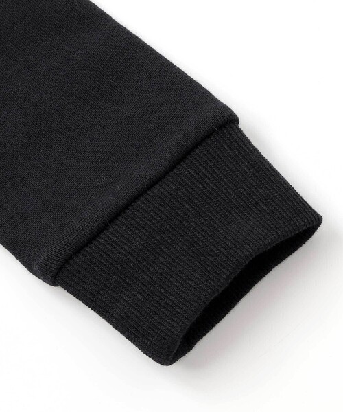 BeBe(ベベ)の「CRUISESロゴ刺しゅう襟付きトレーナー(100~150cm)(スウェット・キッズ・ブラック/グレー・130cm/120cm/100cm/110cm/140cm/150cm)」の15枚目の写真