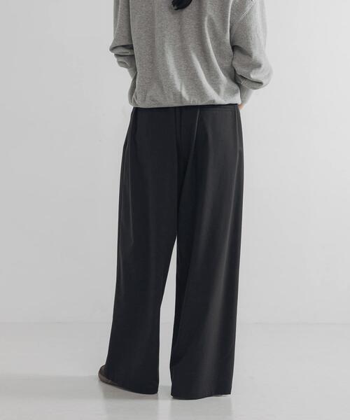 URBAN RESEARCH（アーバンリサーチ）の「『3サイズ展開』『イージーケア』 ウール混タックギャザーストレートパンツ（その他パンツ・レディース・ブラック/チャコールグレー/ベージュ/その他2/その他1・36/40/38）」の18枚目の写真