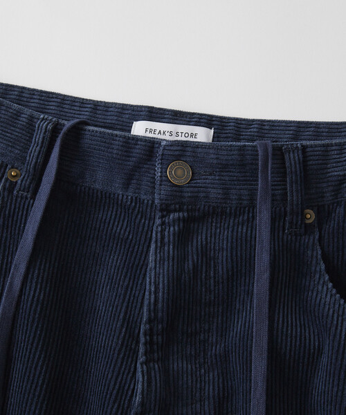 FREAK'S STORE(フリークスストア)の「ワイドシルエット ワンウォッシュ カーブ コーデュロイパンツ(その他パンツ・メンズ・ブラック/オリーブ/ブラウン/ネイビー・MEDIUM/LARGE/SMALL)」の6枚目の写真