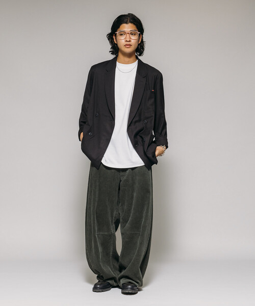 FREAK'S STORE(フリークスストア)の「ワイドシルエット ワンウォッシュ カーブ コーデュロイパンツ(その他パンツ・メンズ・ブラック/オリーブ/ブラウン/ネイビー・MEDIUM/LARGE/SMALL)」の21枚目の写真