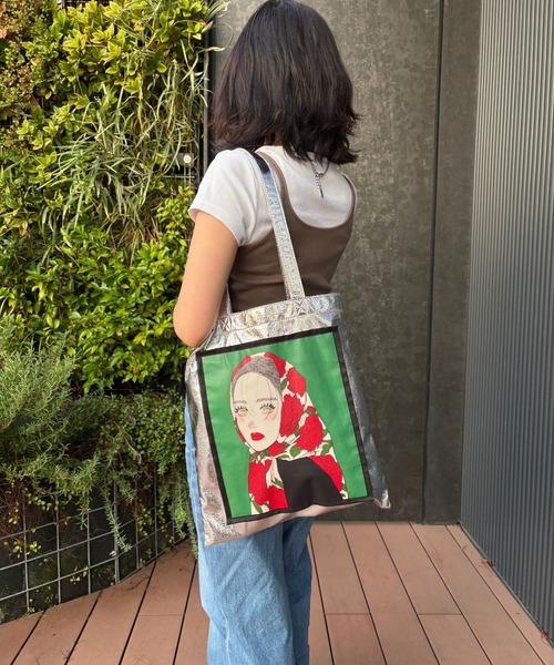 EFOLE（エフォル）の「【軽量/A4収納/500ml】mao×EFOLE コラボ ハンドドロートートバッグ（トートバッグ・レディース・ブラック/シルバー・FREE）」の12枚目の写真