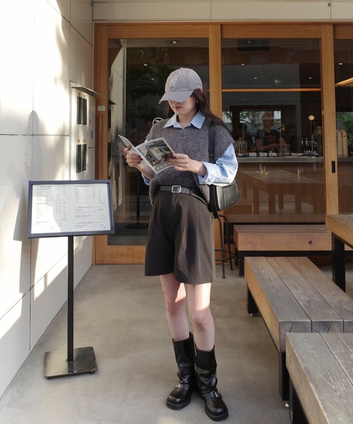 Reurie'（レウリィ）の「ニットベスト(sayaka select) / Vネック シンプル カジュアル モード 韓国 重ね着 レイヤード（ベスト・レディース・チャコールグレー/ダークベージュ・FREE）」の11枚目の写真