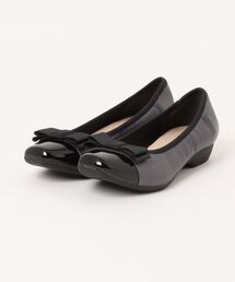 unity（ユニティ）の「スクエアトゥグログランリボンパンプス（パンプス）」