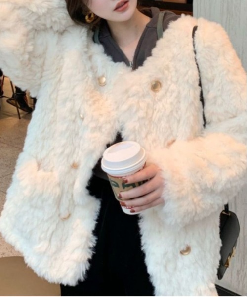 WEGO（ウィゴー）の「WEGO/ダブルボタンフェイクファーノーカラージャケット（ノーカラージャケット・レディース・ホワイト・MEDIUM/LARGE）」の6枚目の写真