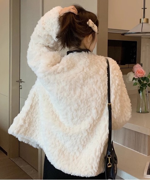 WEGO（ウィゴー）の「WEGO/ダブルボタンフェイクファーノーカラージャケット（ノーカラージャケット・レディース・ホワイト・MEDIUM/LARGE）」の12枚目の写真