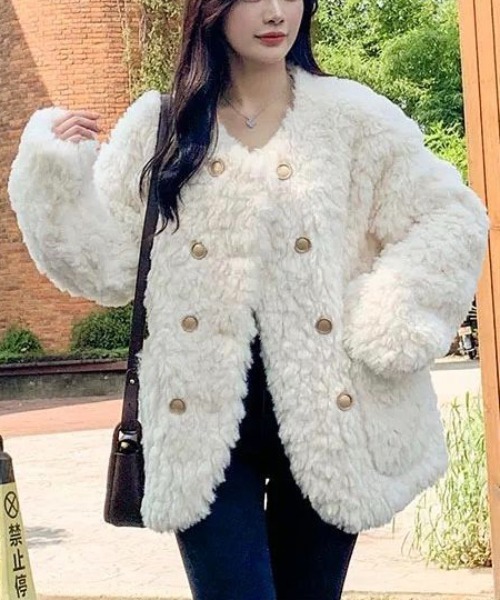 WEGO（ウィゴー）の「WEGO/ダブルボタンフェイクファーノーカラージャケット（ノーカラージャケット・レディース・ホワイト・MEDIUM/LARGE）」の16枚目の写真