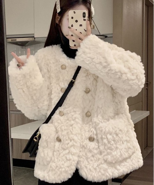 WEGO（ウィゴー）の「WEGO/ダブルボタンフェイクファーノーカラージャケット（ノーカラージャケット・レディース・ホワイト・MEDIUM/LARGE）」の21枚目の写真