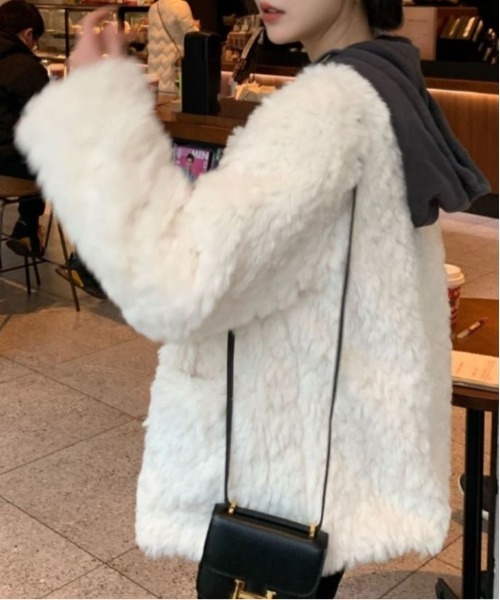 WEGO（ウィゴー）の「WEGO/ダブルボタンフェイクファーノーカラージャケット（ノーカラージャケット・レディース・ホワイト・MEDIUM/LARGE）」の22枚目の写真