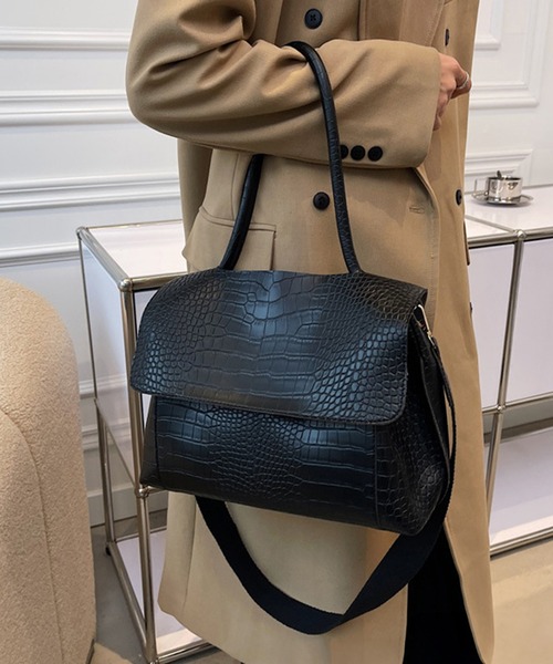 c.u.l（シーユーエル）の「クロコ型押し風 レザーライク ショルダーバッグ cula1339（ショルダーバッグ・レディース・ブラウン/ブラック/ダークブラウン・FREE）」の4枚目の写真